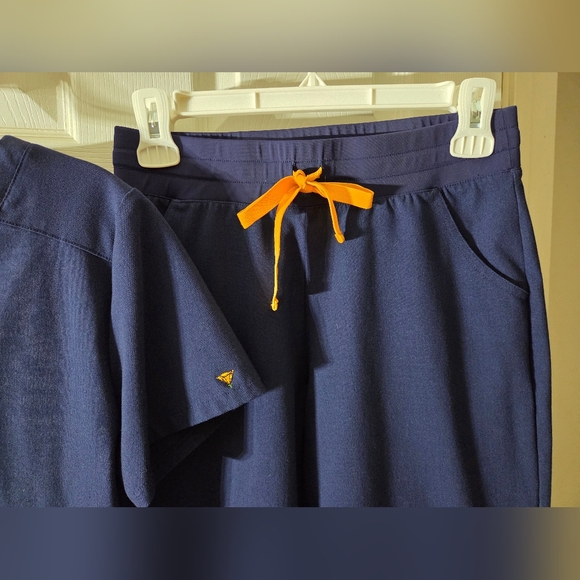 Poppy Scrub Set Navy Blue Size XS - Picture 5 of 11